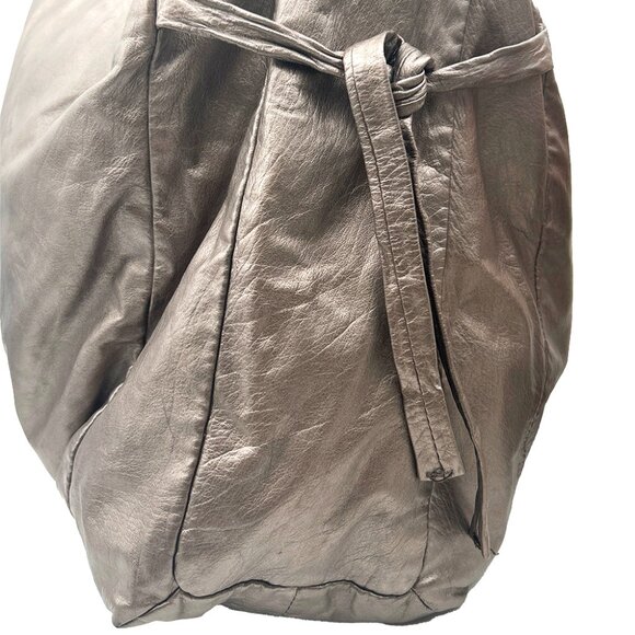 GUCCI Hysteria Fold-over Metallic Hobo Bag - Picture 4 of 14